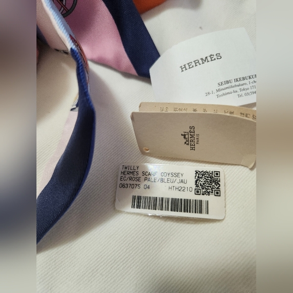 Hermes Twilly "Les Voitures Exquises" - Bleu/Rose/Vert - Picture 9 of 16